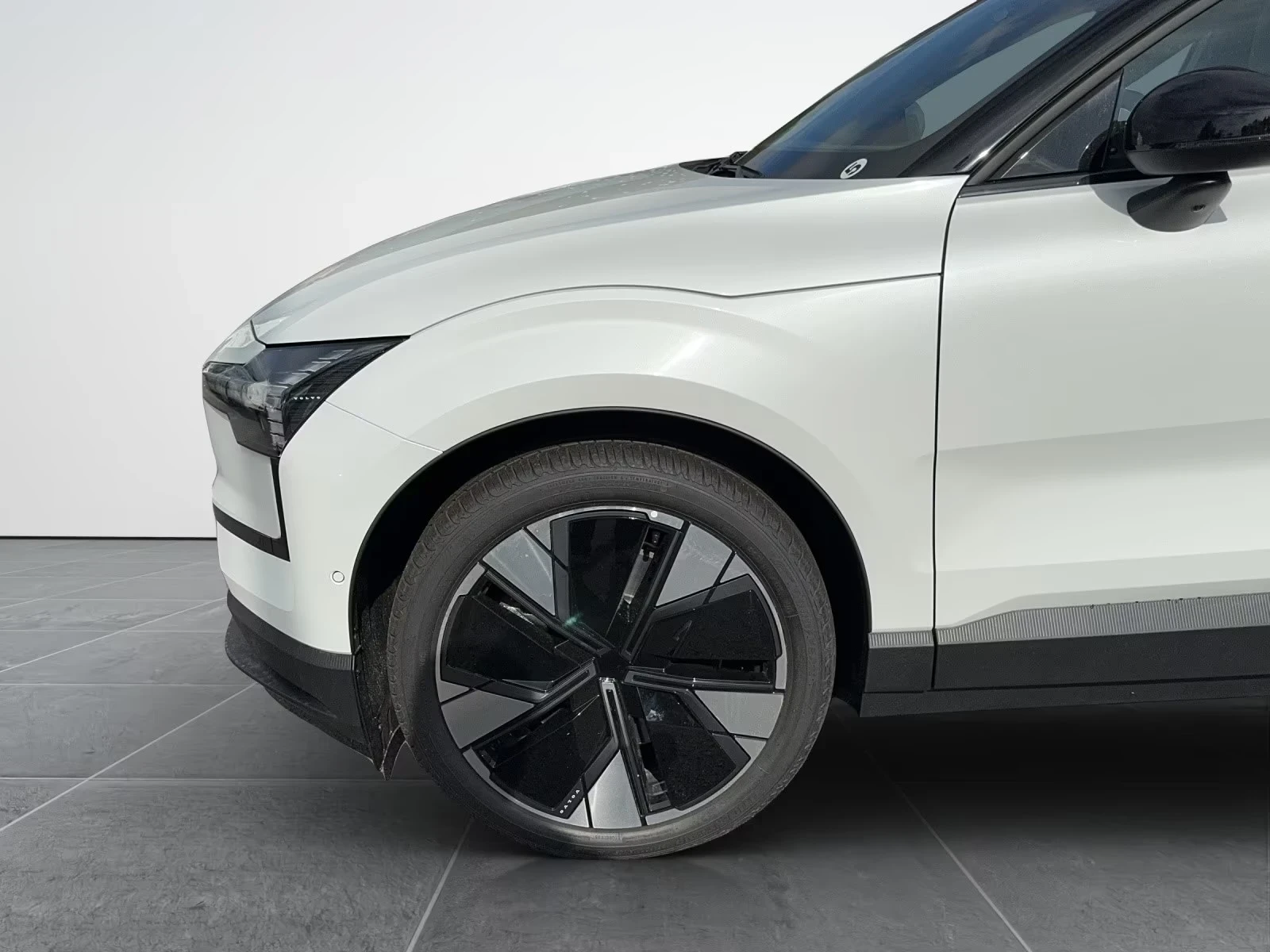Volvo EX30 Twin Motor Performance AWD ULTRA DISTR 360 H/K W/P | Mobile.bg � ����������� 3
