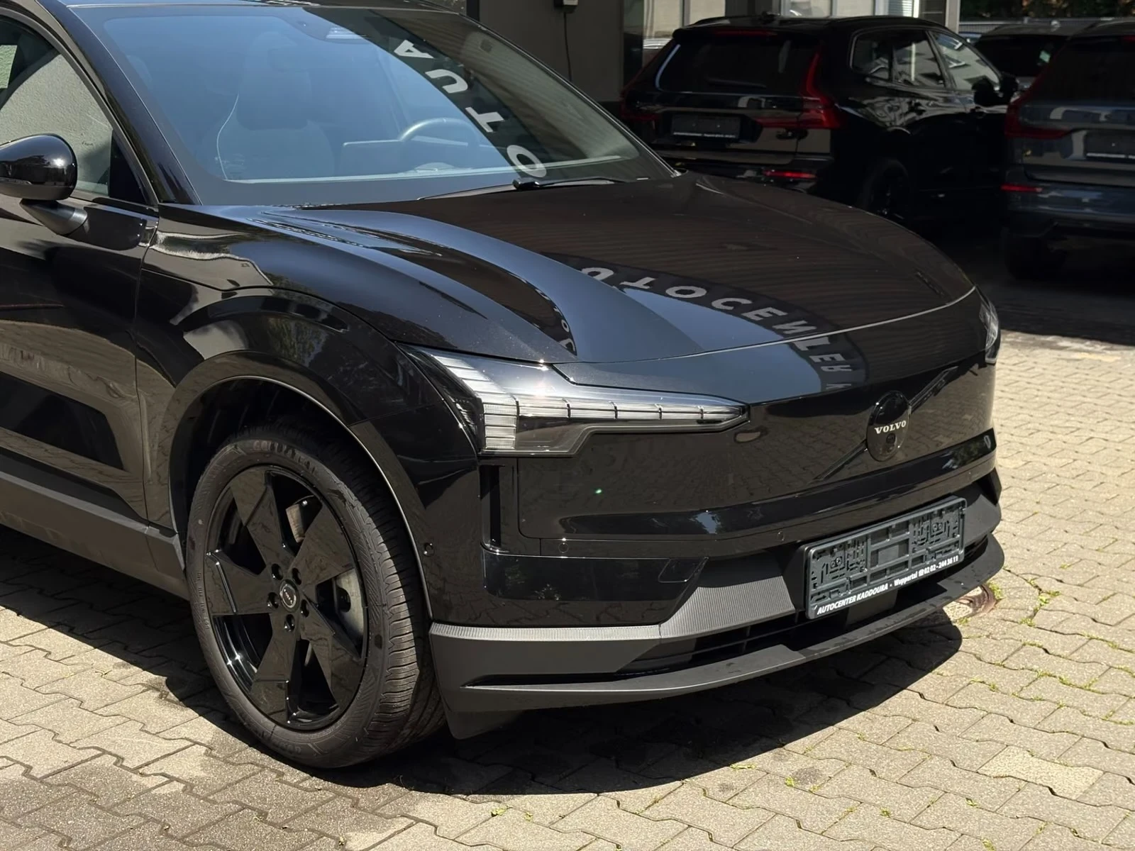 Volvo EX30 Twin Motor AWD ULTRA Black Edition PANO 360 H/K  | Mobile.bg � ����������� 4
