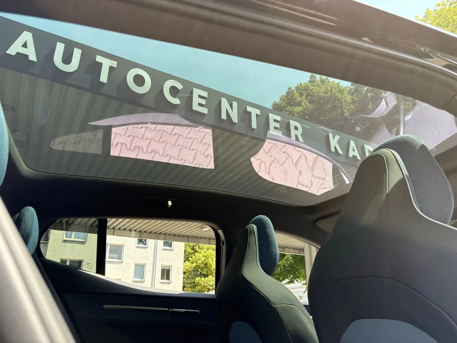 Volvo EX30 Twin Motor AWD ULTRA Black Edition PANO 360 H/K  | Mobile.bg � ����������� 11
