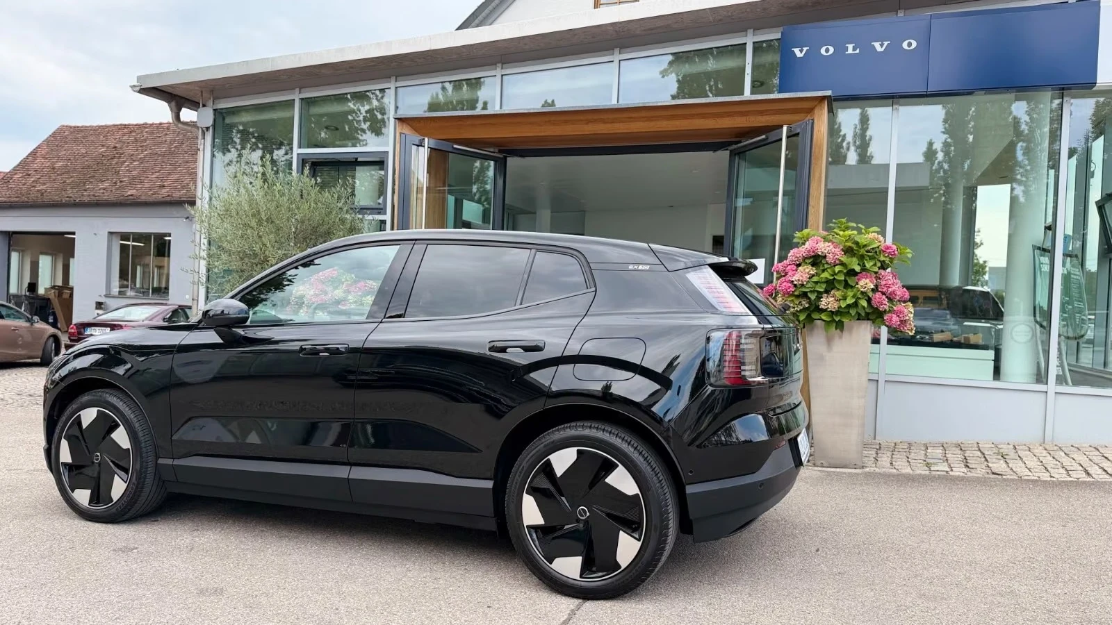Volvo EX30 Twin Motor Performance AWD ULTRA DISTR 360 H/K W/P, снимка 3 - Автомобили и джипове - 55715627