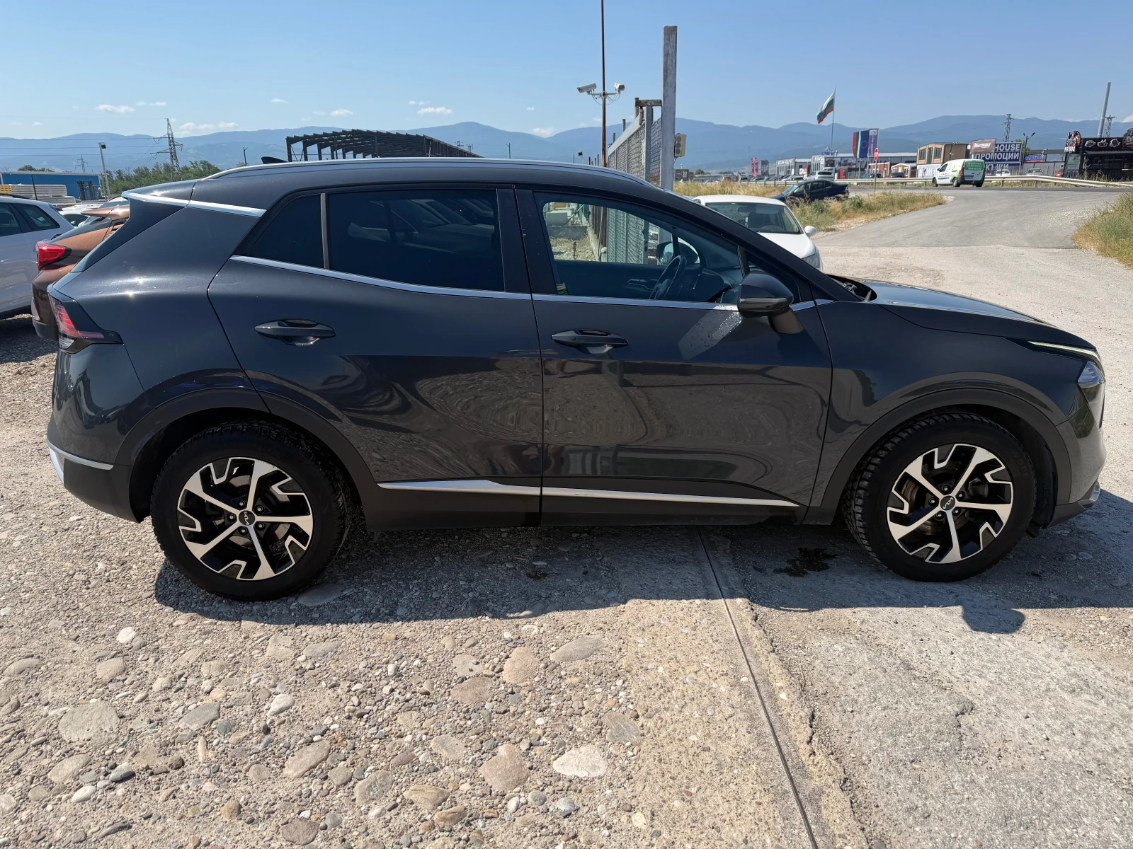 Kia Sportage 1.6CRDI MHEV(КАТО НОВА), снимка 4 - Автомобили и джипове - 55198811