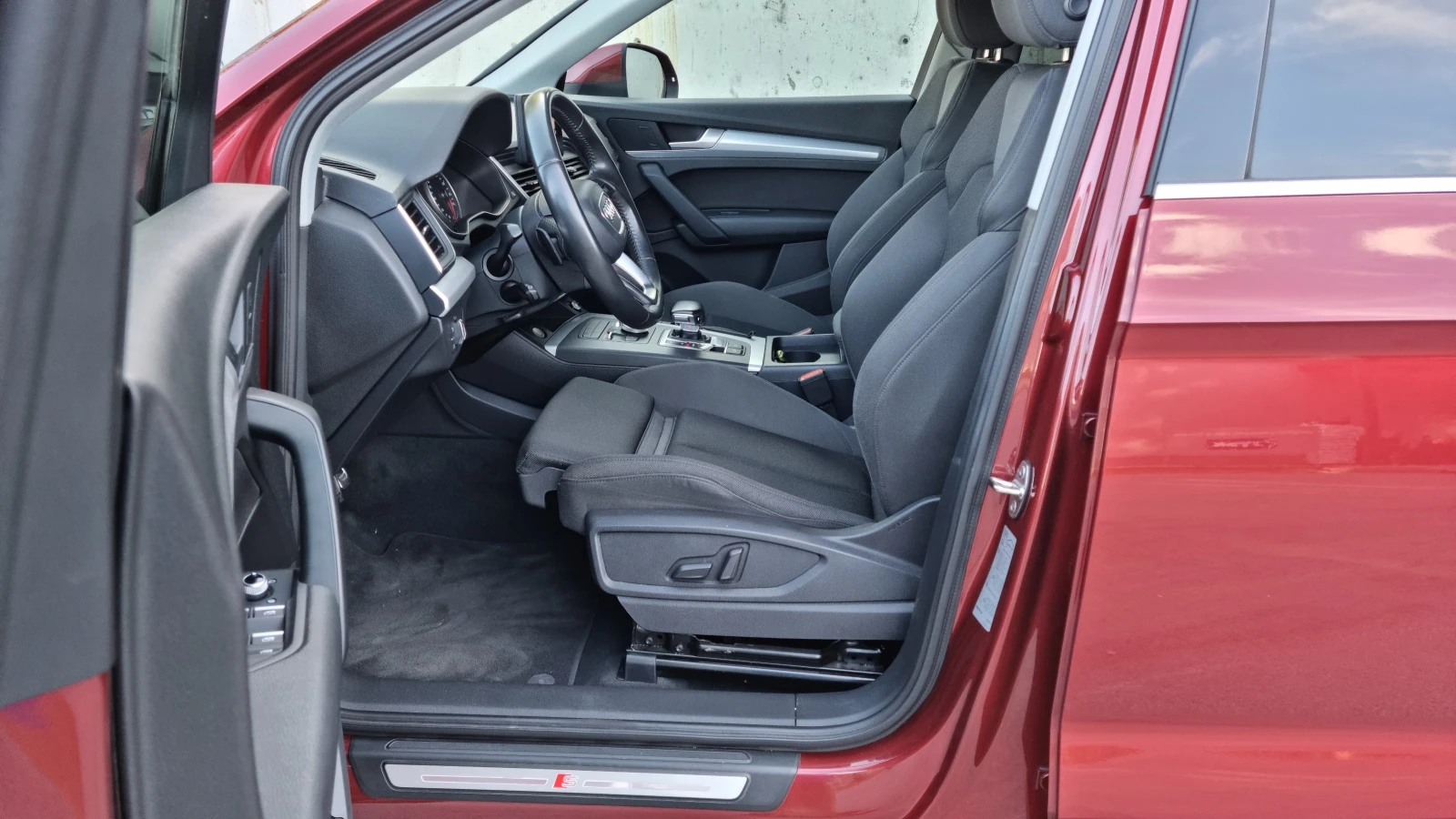 Audi Q5 S-LINE/FUL LED/ НАПЪЛНО ОБСЛУЖЕНА , снимка 15 - Автомобили и джипове - 55953612