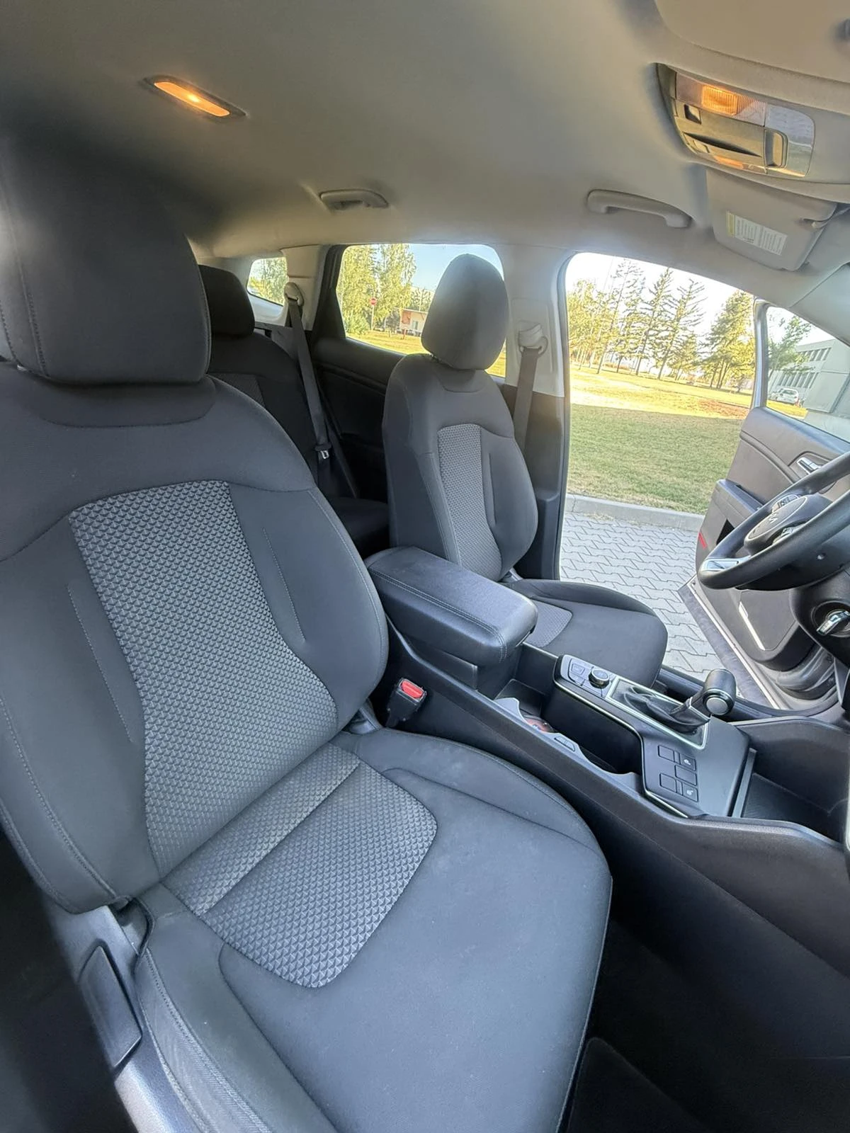 Kia Sportage 2.4 LX, снимка 8 - Автомобили и джипове - 56104121