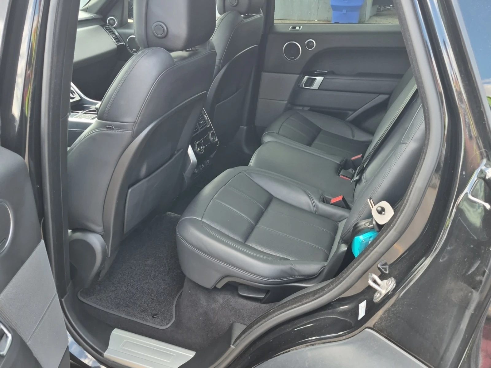 Land Rover Range Rover Sport * HSE Silver * CARFAX * , снимка 3 - Автомобили и джипове - 56131601