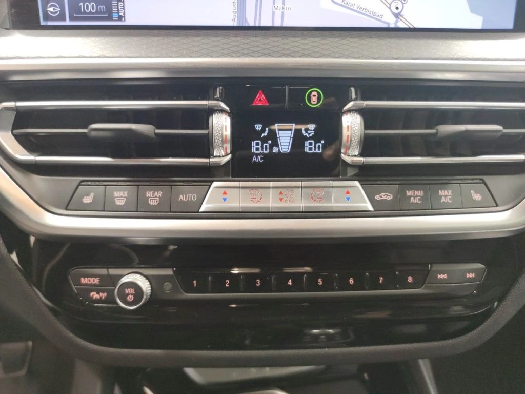 BMW X3 xDrive30e Plug-In Hybrid Navi Leather LED, снимка 14 - Автомобили и джипове - 56271841