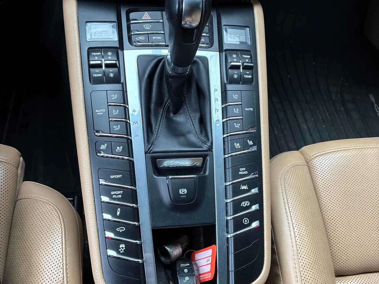 Porsche Macan * GTS * CARFAX * ОПЦИЯ ЗА ФИНАНСИРАНЕ * , снимка 14 - Автомобили и джипове - 56304558