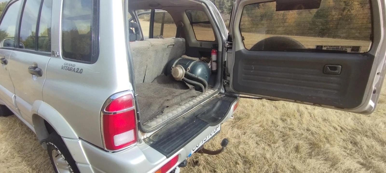 Suzuki Grand vitara 2.0, снимка 9 - Автомобили и джипове - 56653400