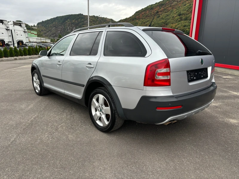 Skoda Octavia Scout 2.0TDI 4x4, снимка 6 - Автомобили и джипове - 47487395