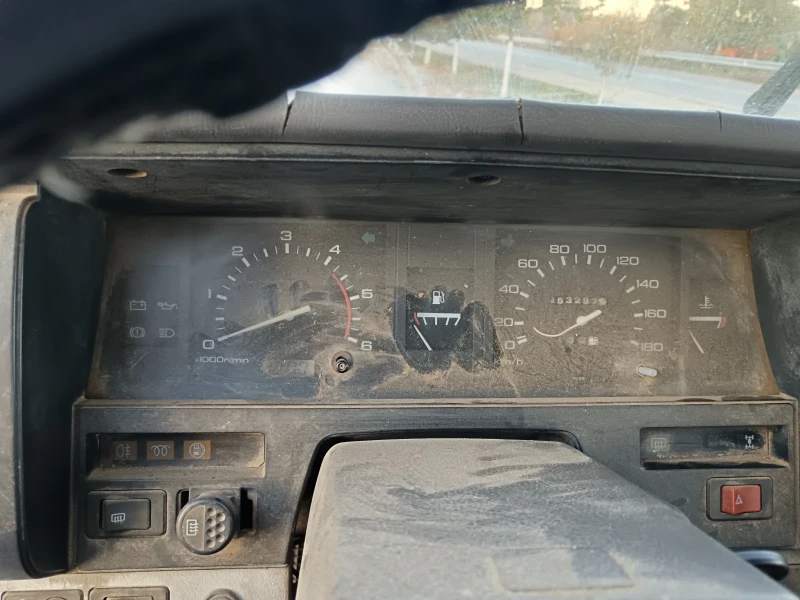 Nissan Pickup KING CAB, снимка 8 - Автомобили и джипове - 47839297