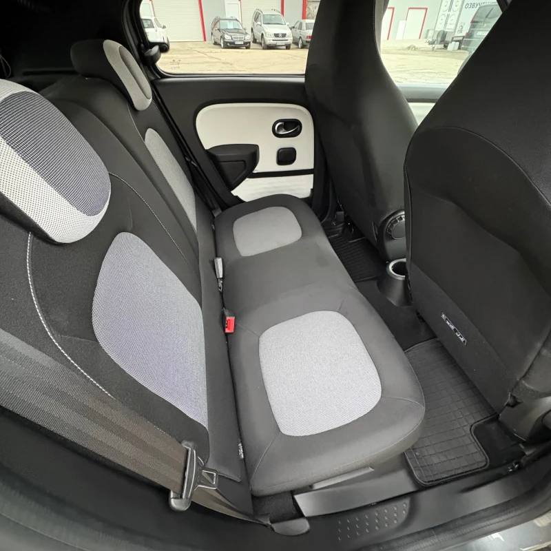 Renault Twingo 0.9 TCe, снимка 9 - Автомобили и джипове - 50092226