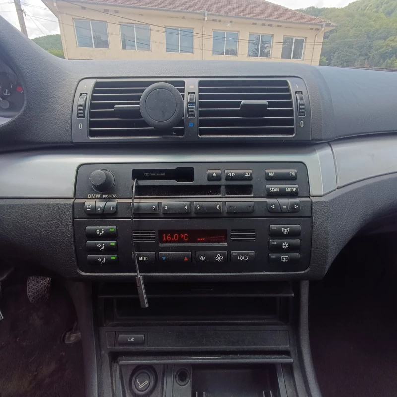 BMW 320, снимка 14 - Автомобили и джипове - 52285595