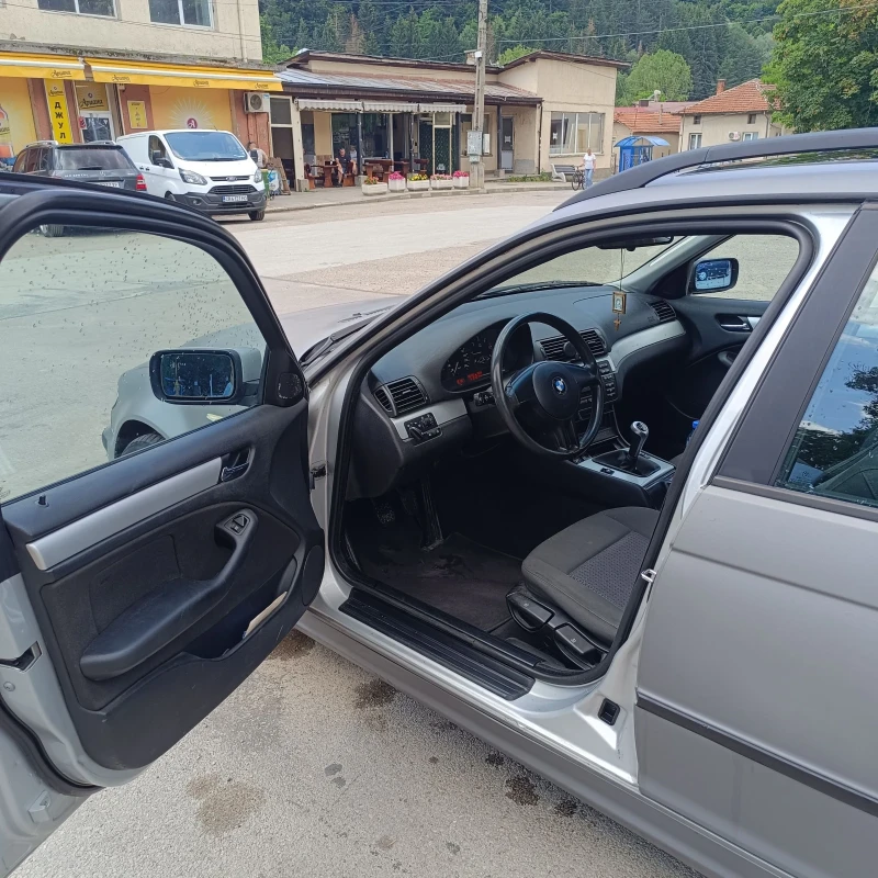 BMW 320, снимка 10 - Автомобили и джипове - 52285595
