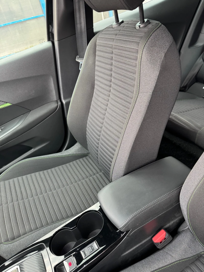 Peugeot 2008 2008, снимка 12 - Автомобили и джипове - 51076504