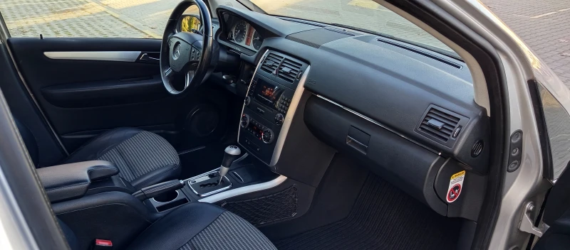 Mercedes-Benz B 170 1.7i AUTOMATIC , снимка 13 - Автомобили и джипове - 52252312