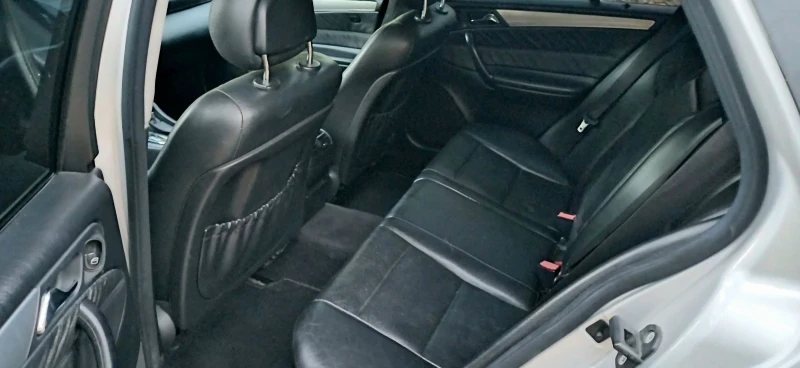 Mercedes-Benz C 220 2.2 cdi 150 коня Avangarde, снимка 12 - Автомобили и джипове - 52337666