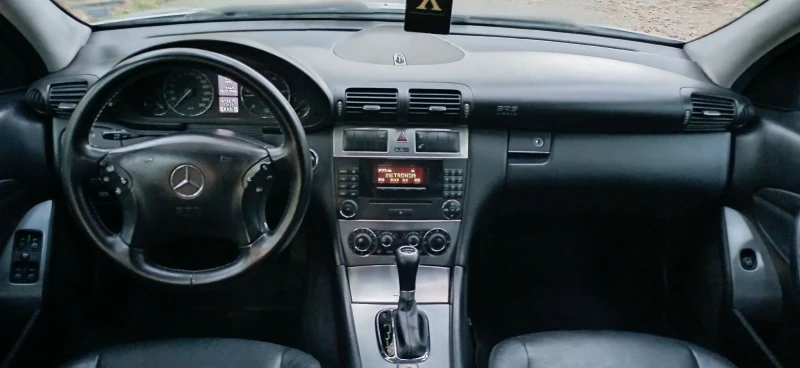 Mercedes-Benz C 220 2.2 cdi 150 коня Avangarde, снимка 9 - Автомобили и джипове - 52337666