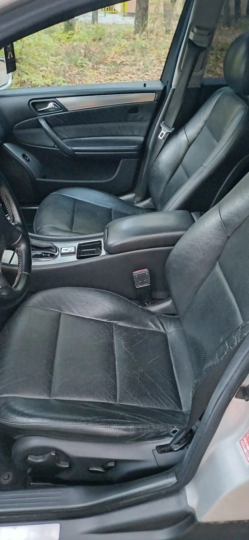 Mercedes-Benz C 220 2.2 cdi 150 коня Avangarde, снимка 11 - Автомобили и джипове - 52337666