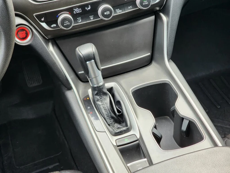 Honda Accord 1.5T LX * CARFAX* * АвтоКредит* (ЦЕНА ДО БГ), снимка 12 - Автомобили и джипове - 52586809