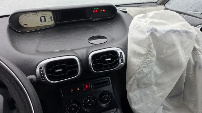 Citroen C3 Picasso 1.6hdi 9hr, снимка 9 - Автомобили и джипове - 53142749