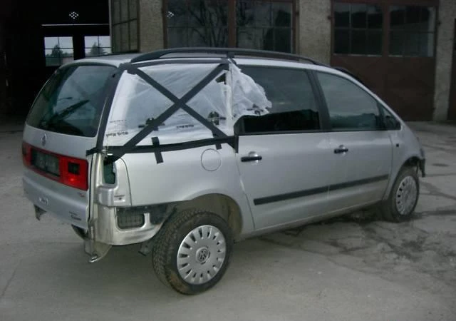 VW Sharan 1.9.2.0.TDI, снимка 9 - Автомобили и джипове - 579983