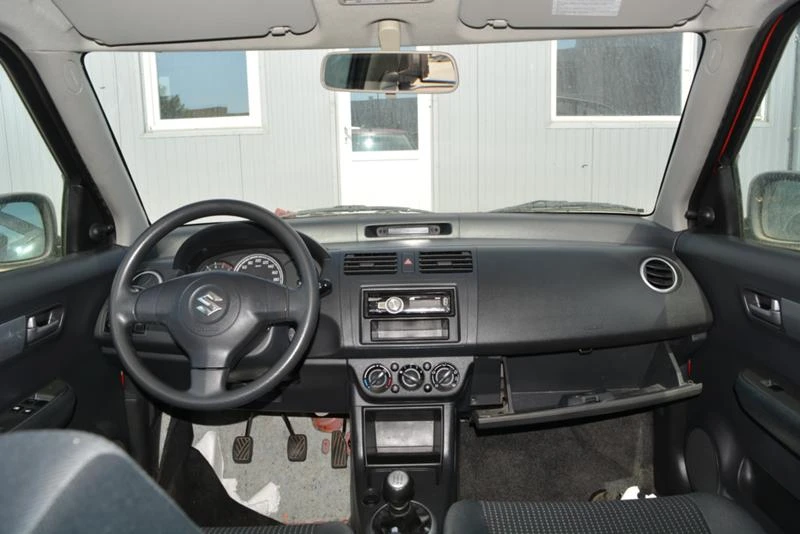 Suzuki Swift 1.3 I - изображение 6