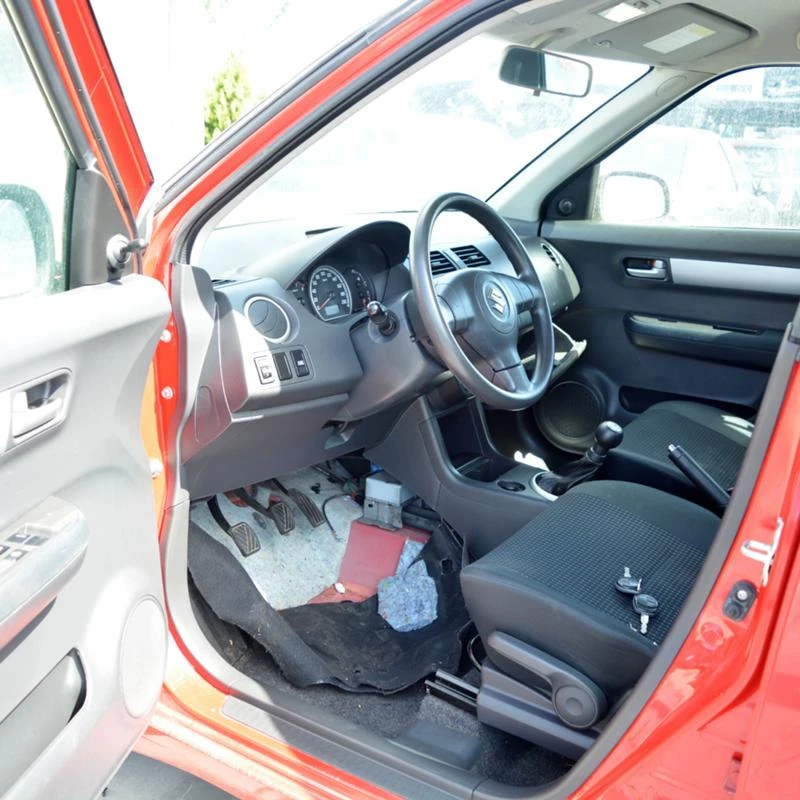 Suzuki Swift 1.3 I - изображение 5