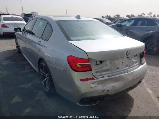 BMW 740 M* SPORT* ДИГИТАЛНО* ТАБЛО* МАСАЖ* ОБДУХВАНЕ* ДИСТ, снимка 5 - Автомобили и джипове - 48308730