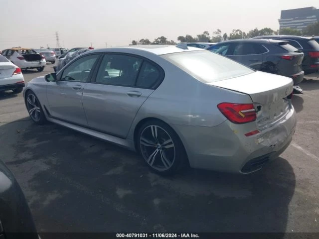 BMW 740 M* SPORT* ДИГИТАЛНО* ТАБЛО* МАСАЖ* ОБДУХВАНЕ* ДИСТ, снимка 3 - Автомобили и джипове - 48308730