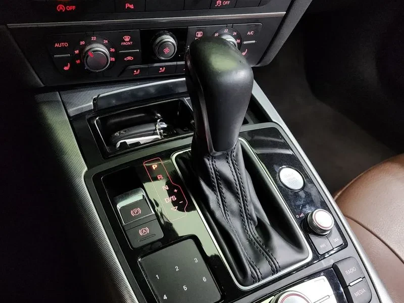 Audi A6 2.0 TDI, снимка 9 - Автомобили и джипове - 54561468