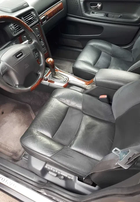 Volvo V70, снимка 5 - Автомобили и джипове - 55582391