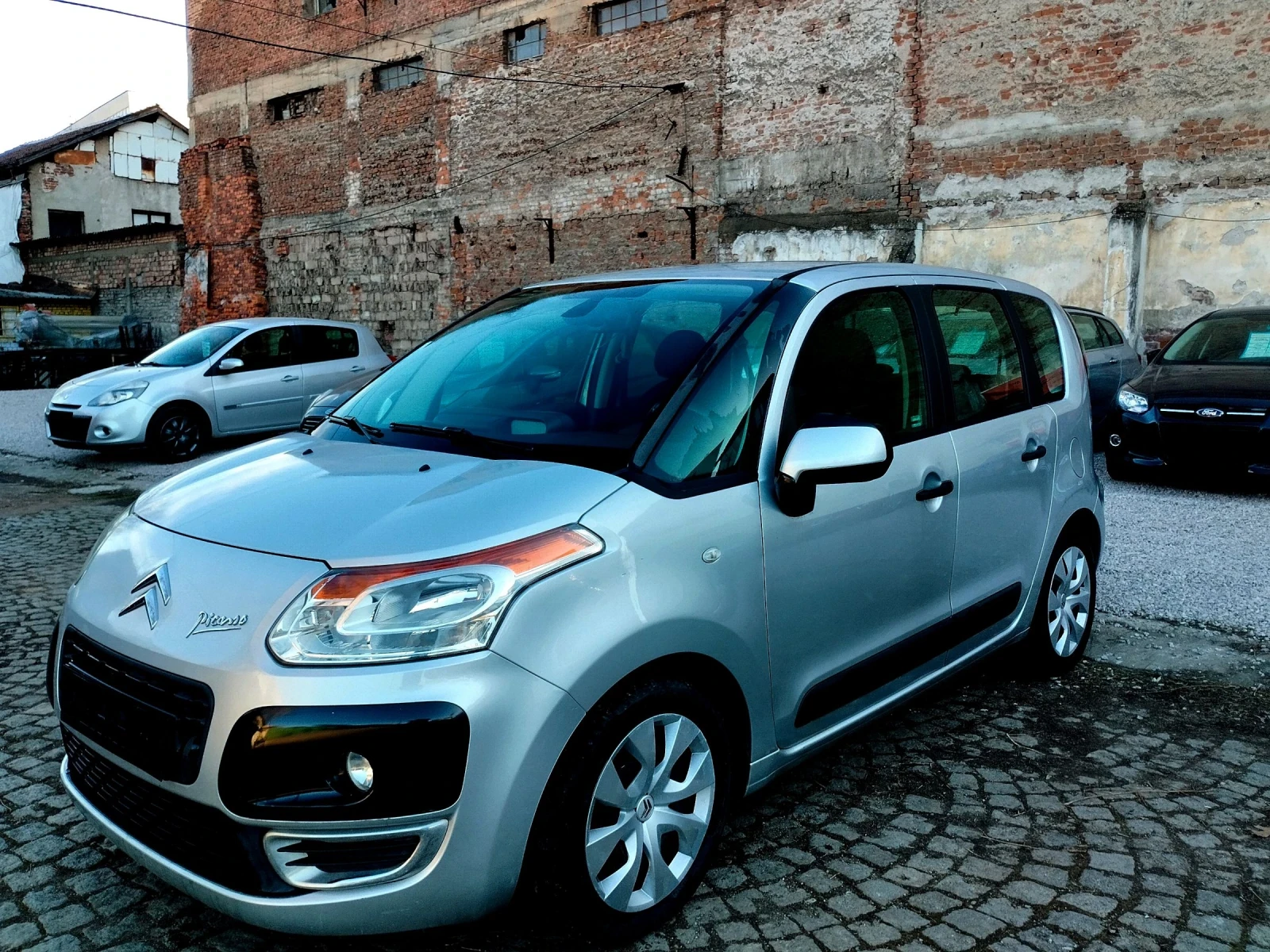 Citroen C3 Picasso 1.6HDI 92kc, снимка 1