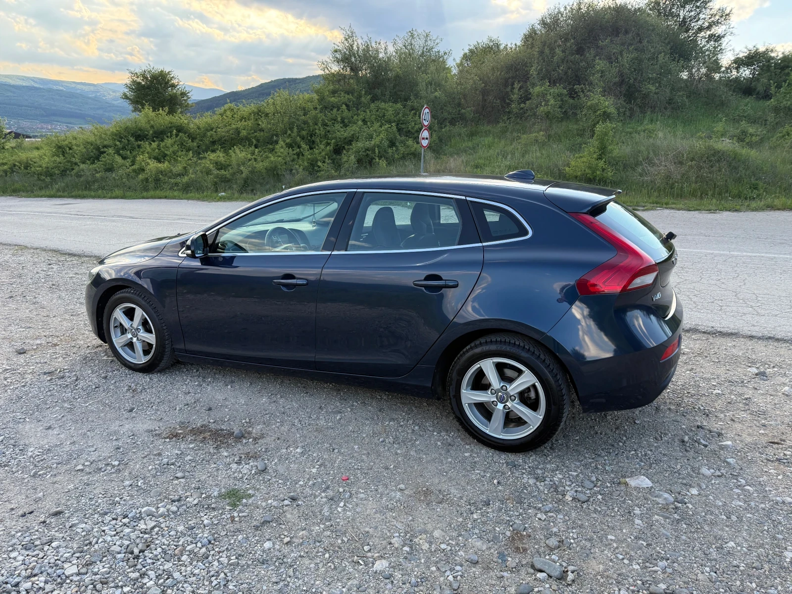 Volvo V40 1.6D2 Momentum  - изображение 4