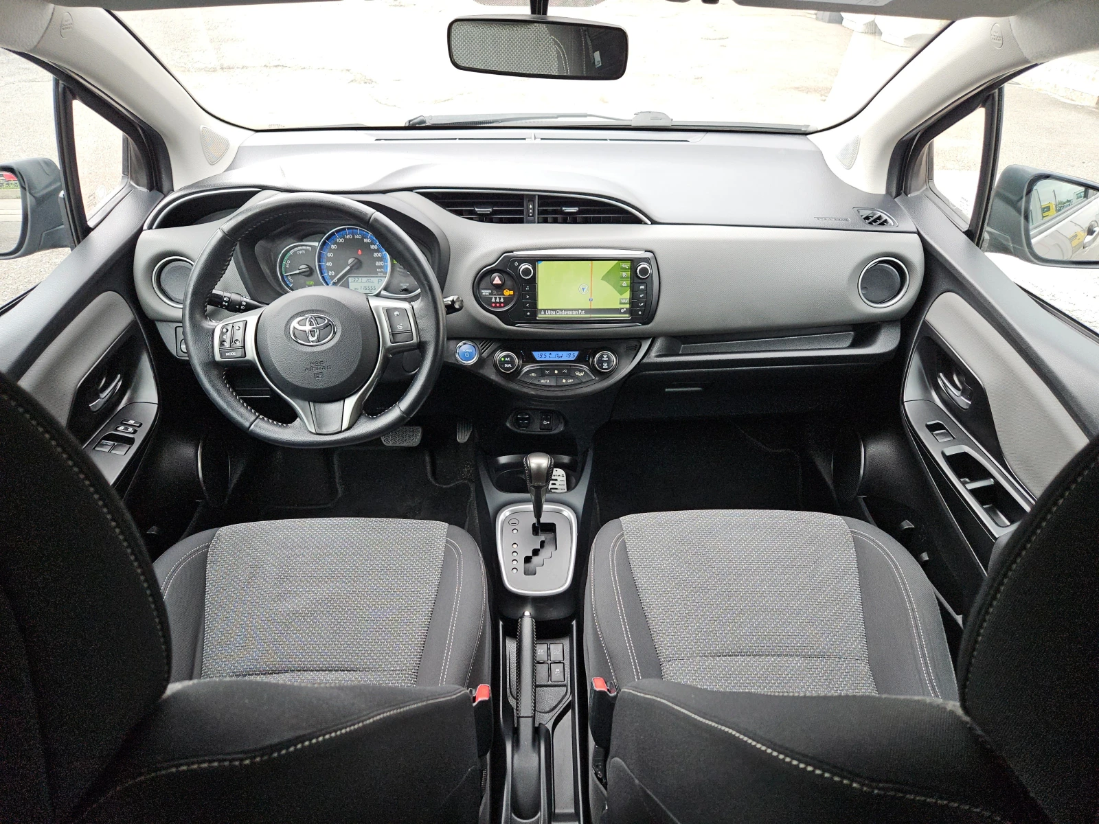 Toyota Yaris 1.5HYBRID/116000км/LED/NAVI/БЛУТУТ/EURO 6B/ТОП - изображение 10