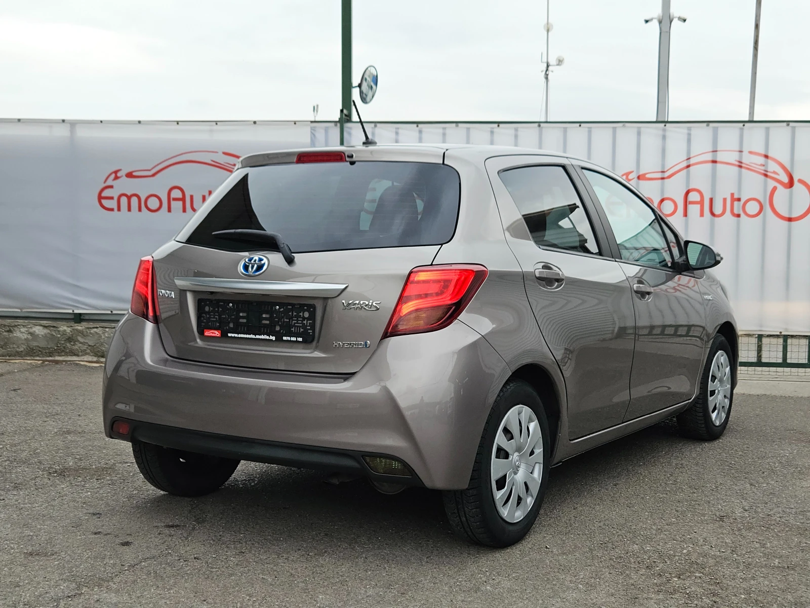 Toyota Yaris 1.5HYBRID/116000км/LED/NAVI/БЛУТУТ/EURO 6B/ТОП - изображение 3