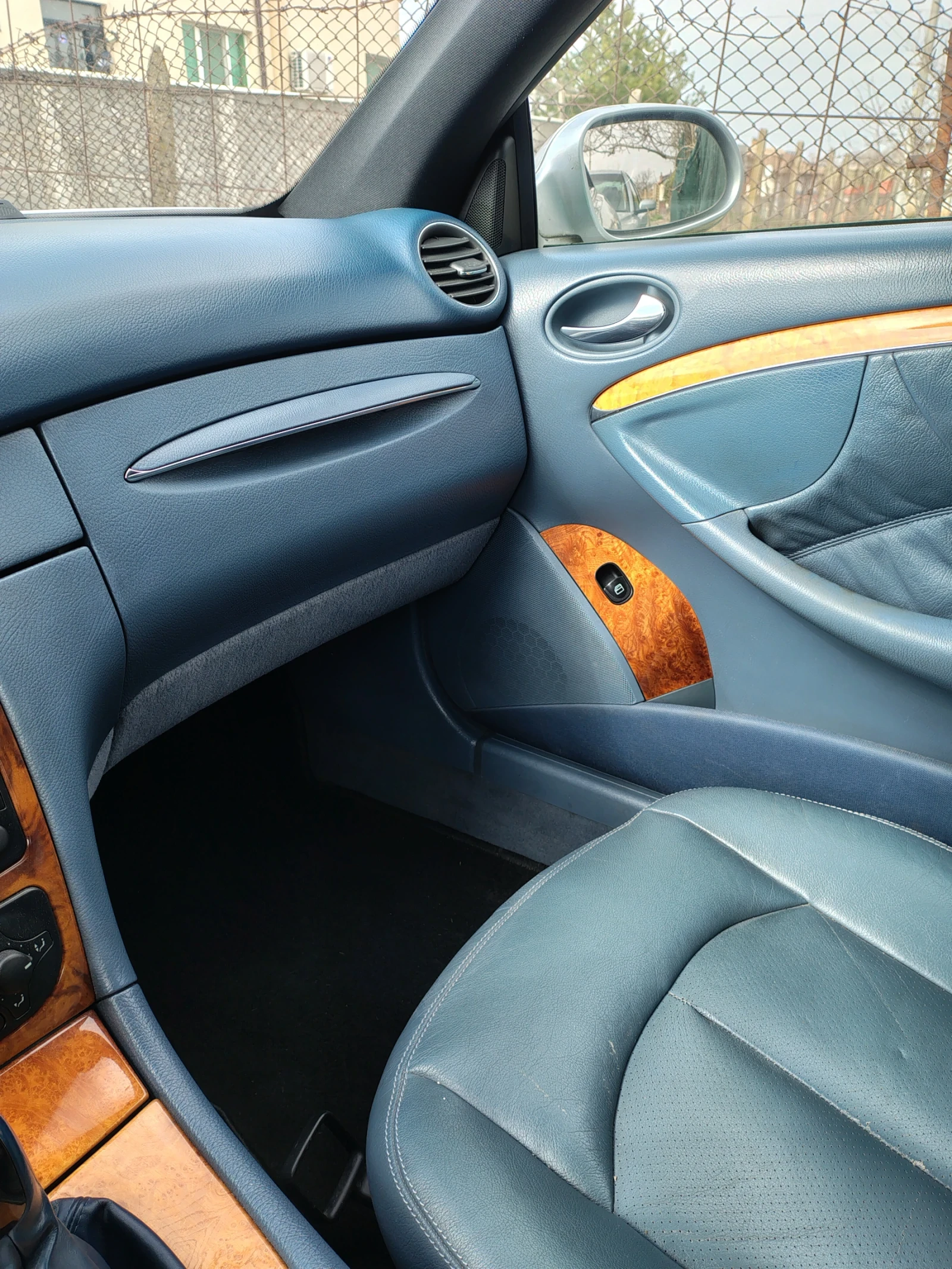 Mercedes-Benz CLK 270 CDI, снимка 9 - Автомобили и джипове - 53865823