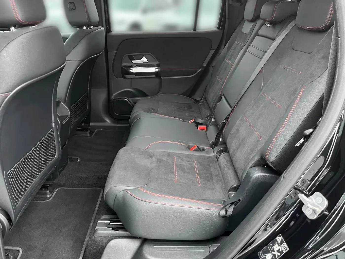 Mercedes-Benz EQB 350/AMG/4-MATIC/FACELIFT/CAMERA/LED/, снимка 13 - Автомобили и джипове - 53950884