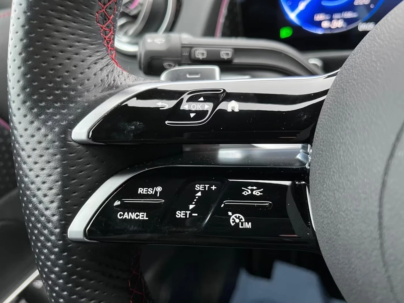 Mercedes-Benz EQB 350/AMG/4-MATIC/FACELIFT/CAMERA/LED/, снимка 9 - Автомобили и джипове - 53950884