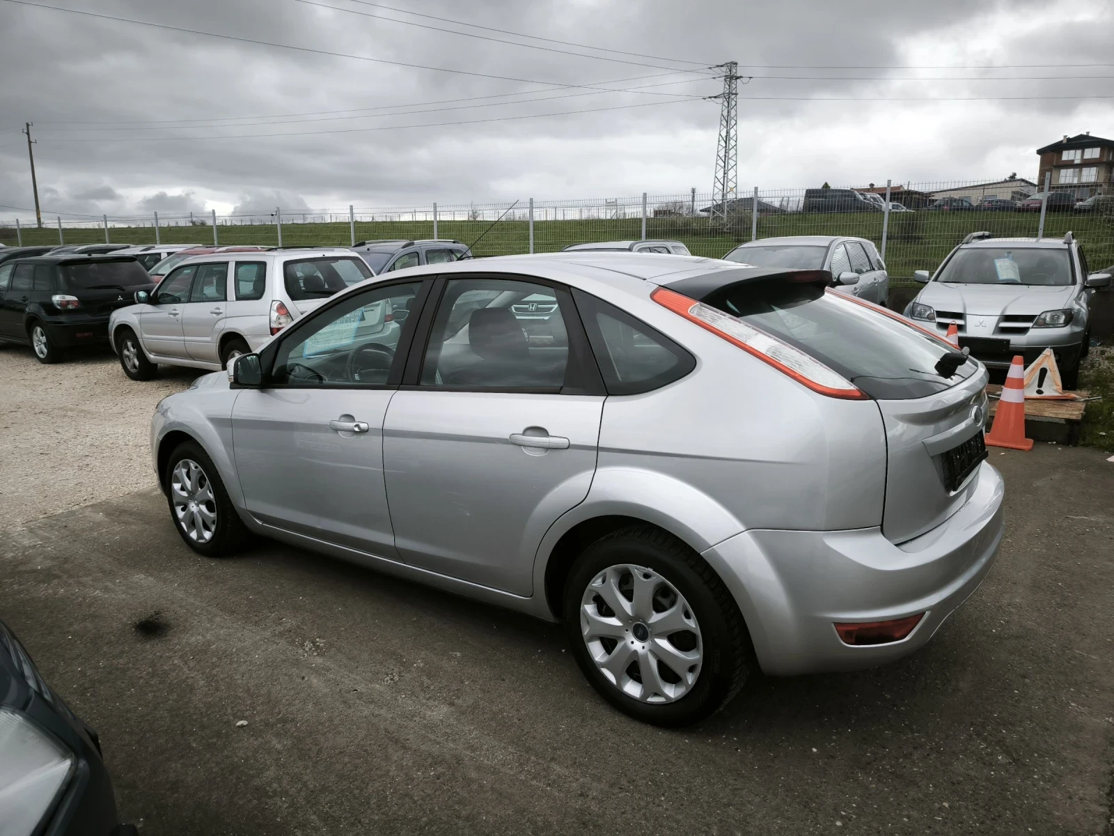 Ford Focus 2.0i automatic , снимка 6 - Автомобили и джипове - 54078468