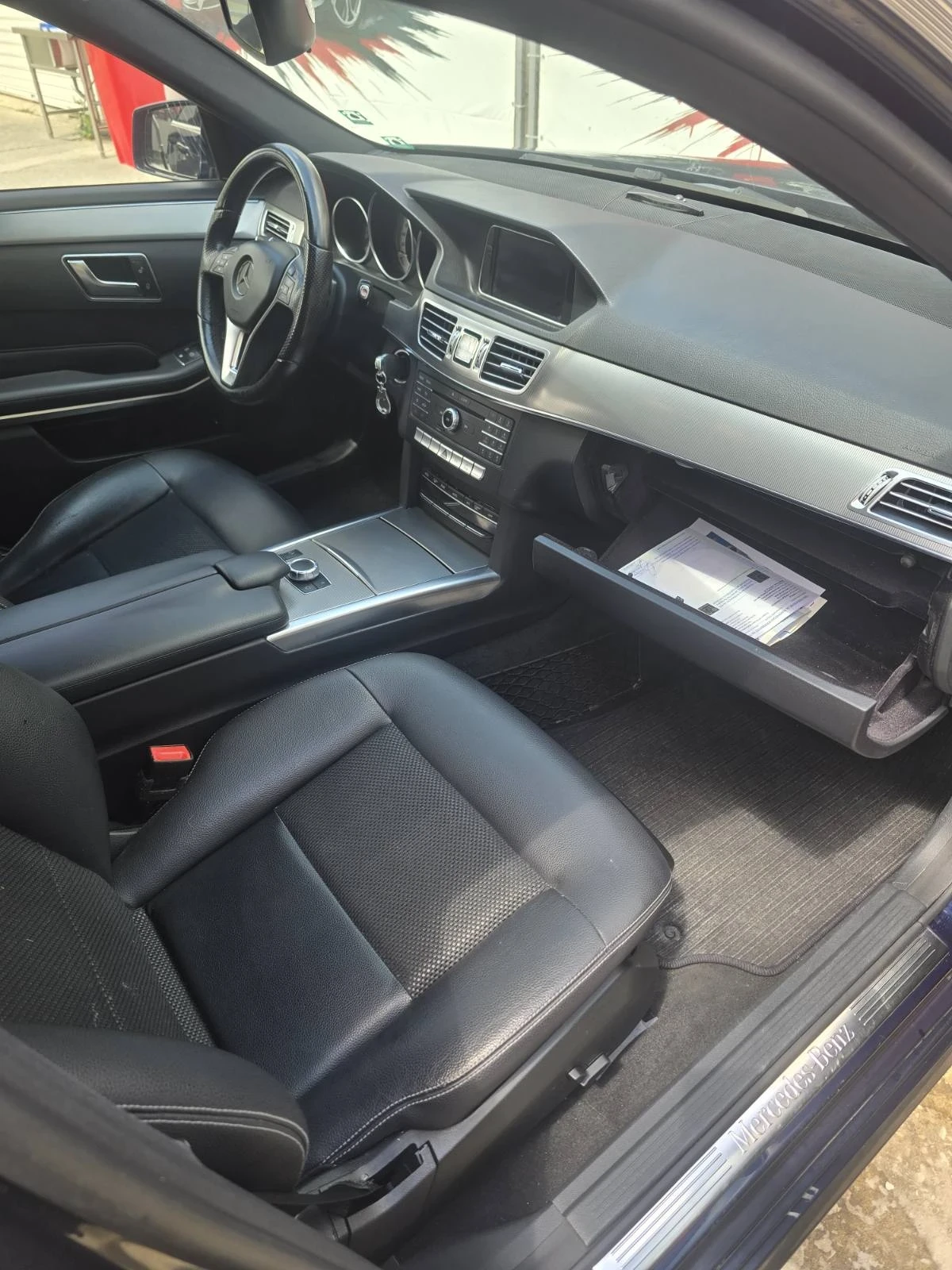 Mercedes-Benz E 200, снимка 8 - Автомобили и джипове - 54704546