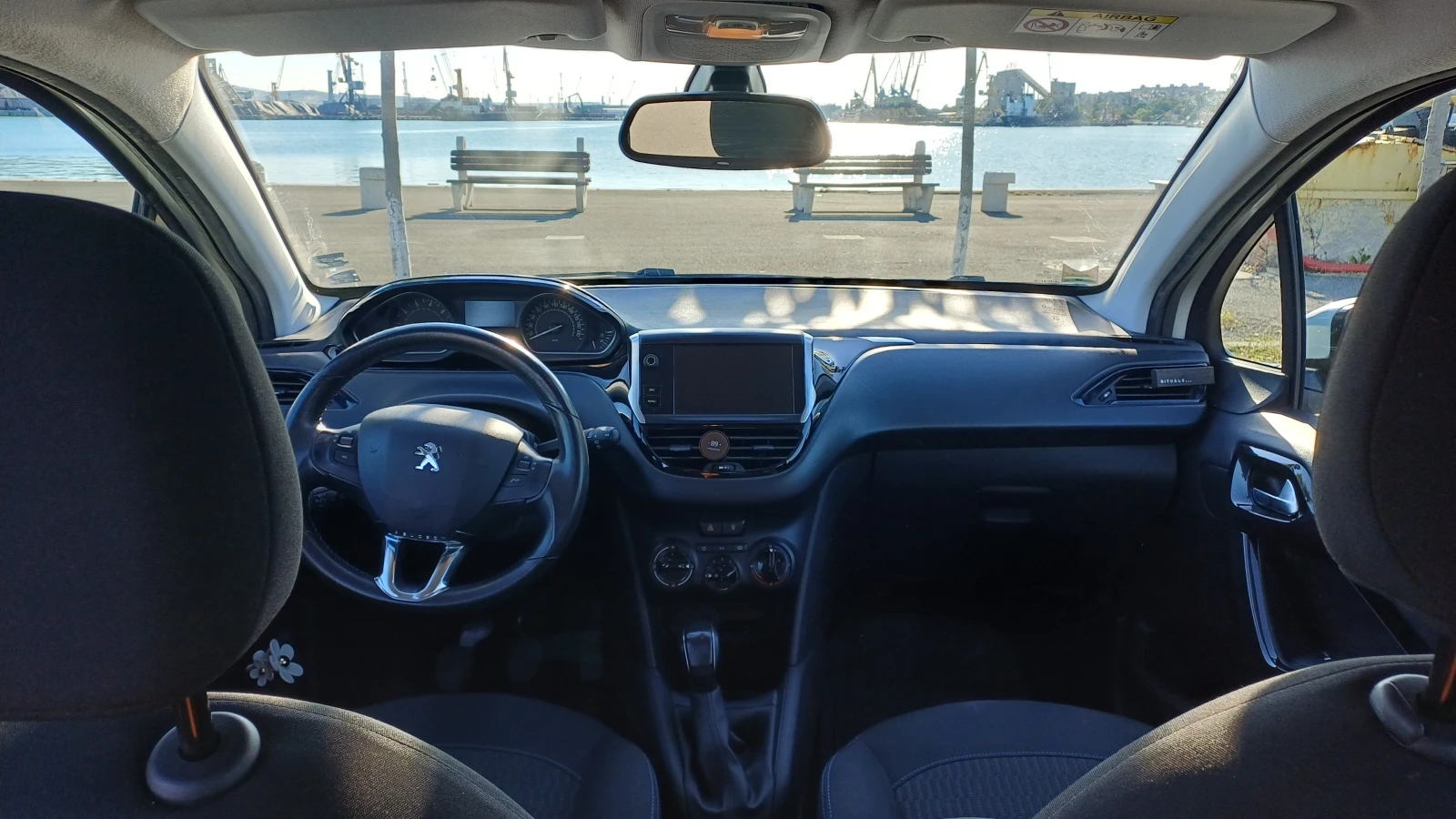 Peugeot 208, снимка 6 - Автомобили и джипове - 55051291