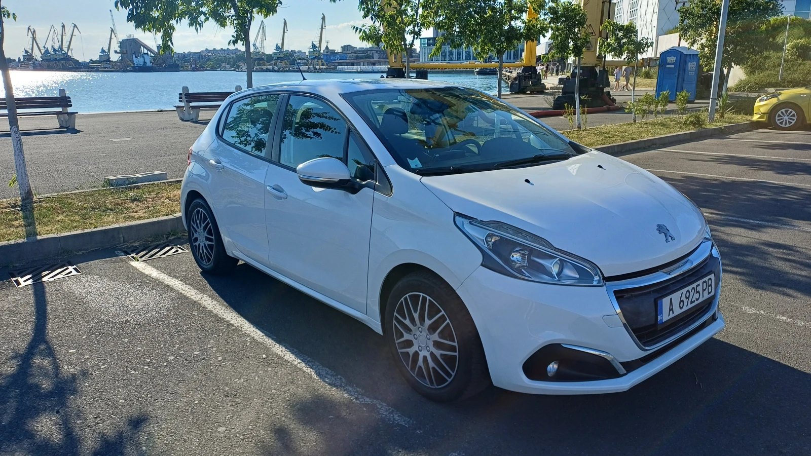 Peugeot 208, снимка 2 - Автомобили и джипове - 55051291