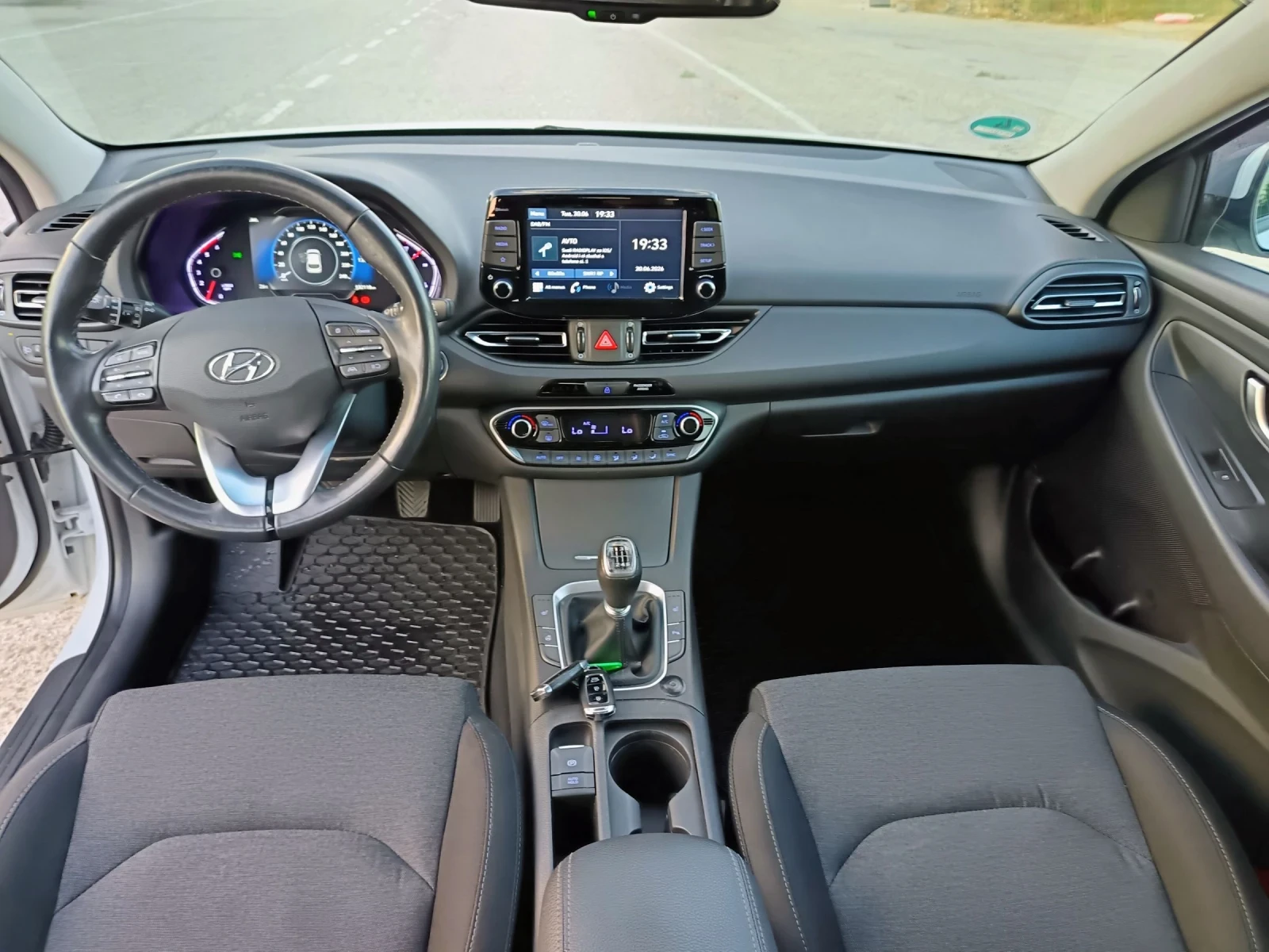 Hyundai I30 1.6. 116 кс. , снимка 13 - Автомобили и джипове - 55105675