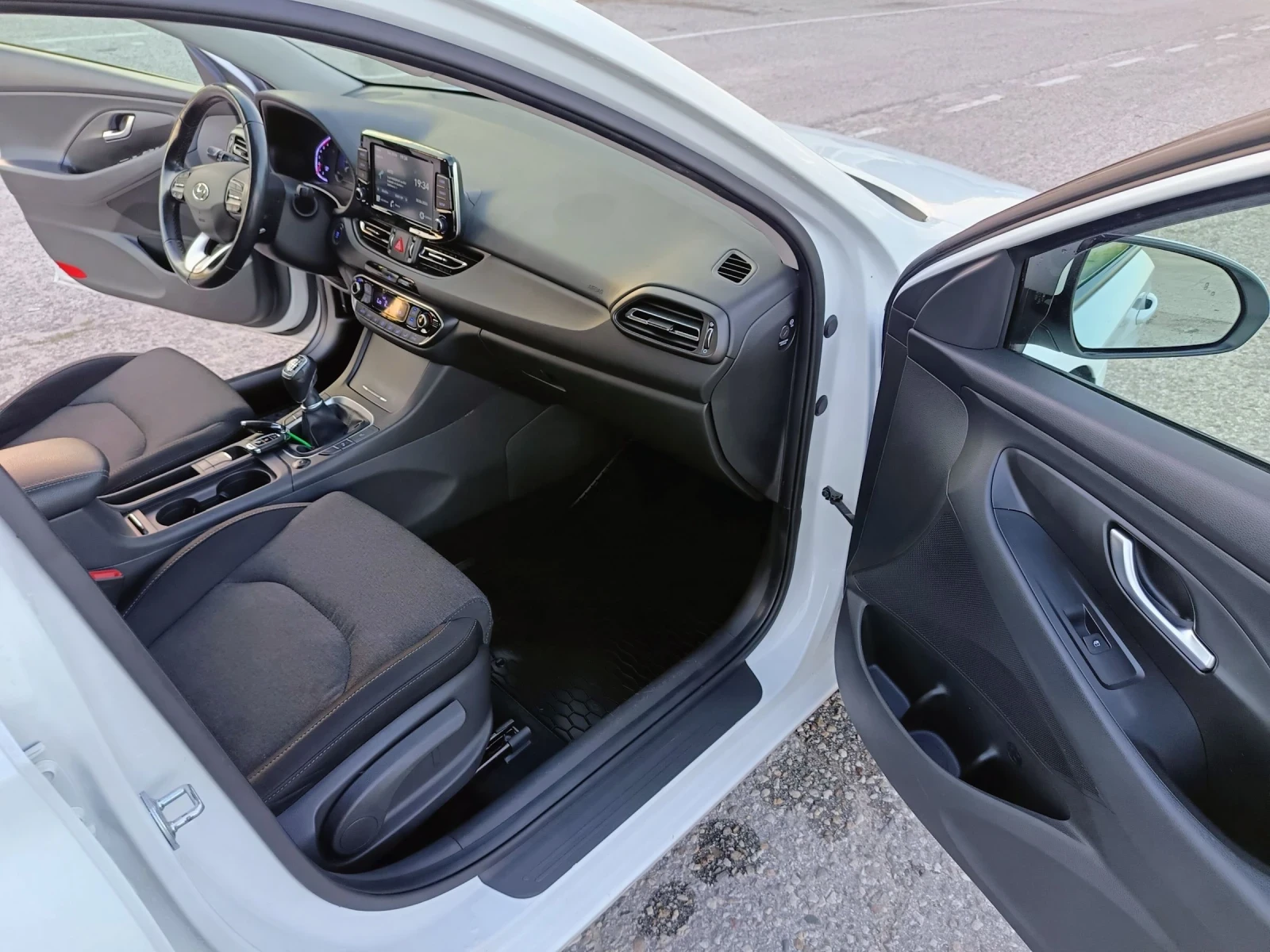 Hyundai I30 1.6. 116 кс. , снимка 14 - Автомобили и джипове - 55105675