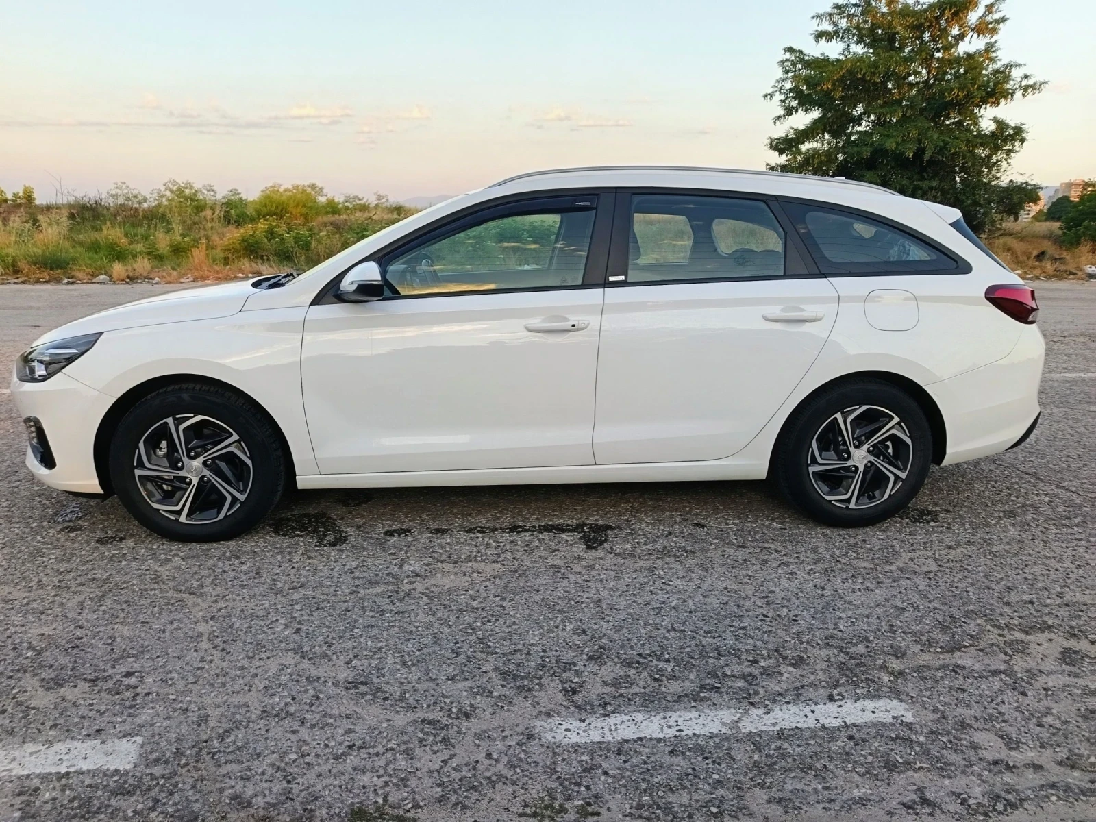 Hyundai I30 1.6. 116 кс. , снимка 6 - Автомобили и джипове - 55105675