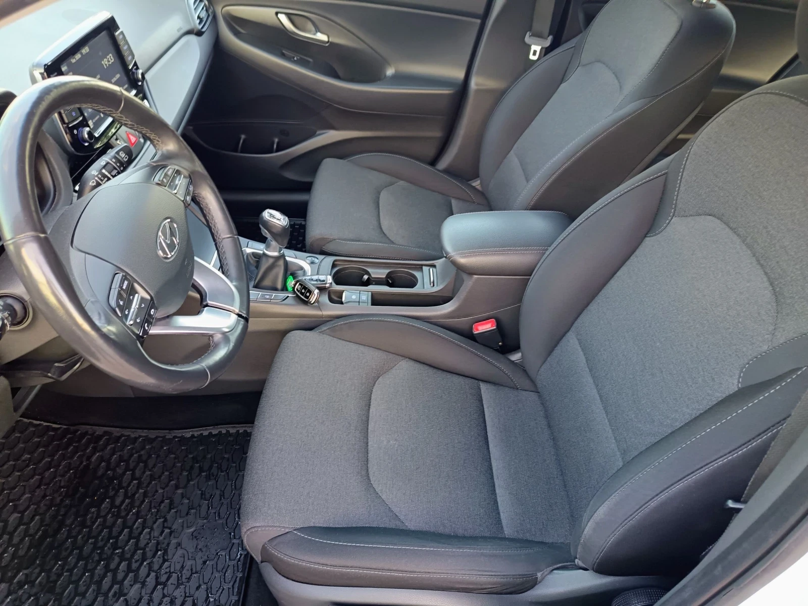 Hyundai I30 1.6. 116 кс. , снимка 12 - Автомобили и джипове - 55105675