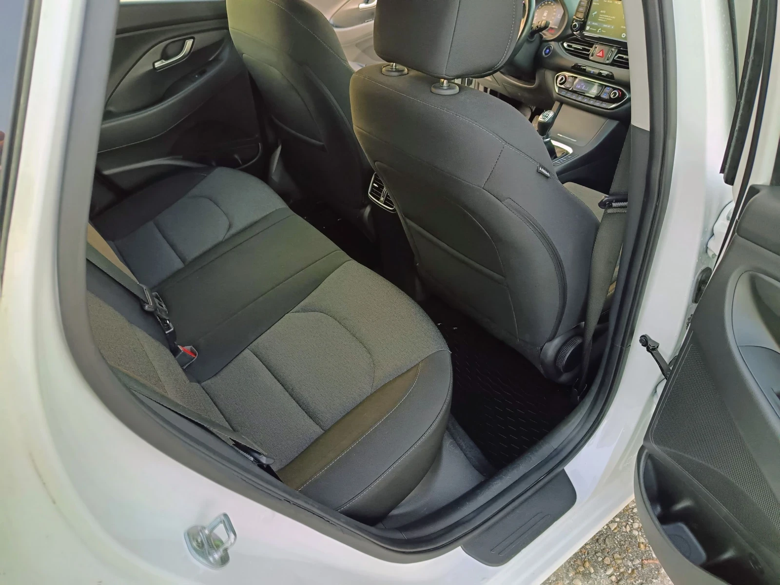 Hyundai I30 1.6. 116 кс. , снимка 17 - Автомобили и джипове - 55105675
