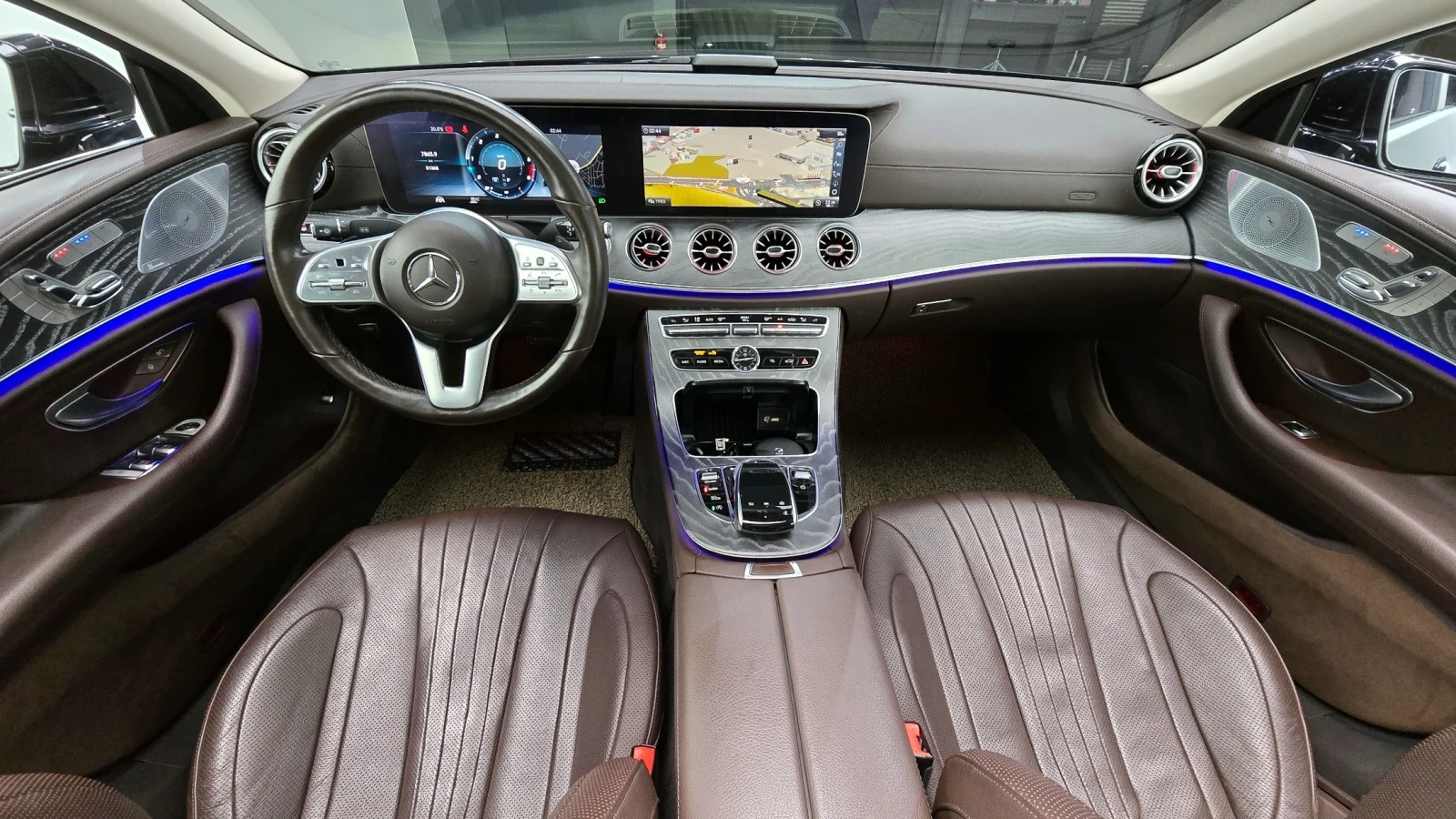 Mercedes-Benz CLS 400 ДИСТРОНИК/ПАНО/ПОДГРЕВ/ОБДУХ/ВЪЗДУШНО ОКАЧВАНЕ/, снимка 5 - Автомобили и джипове - 55298308