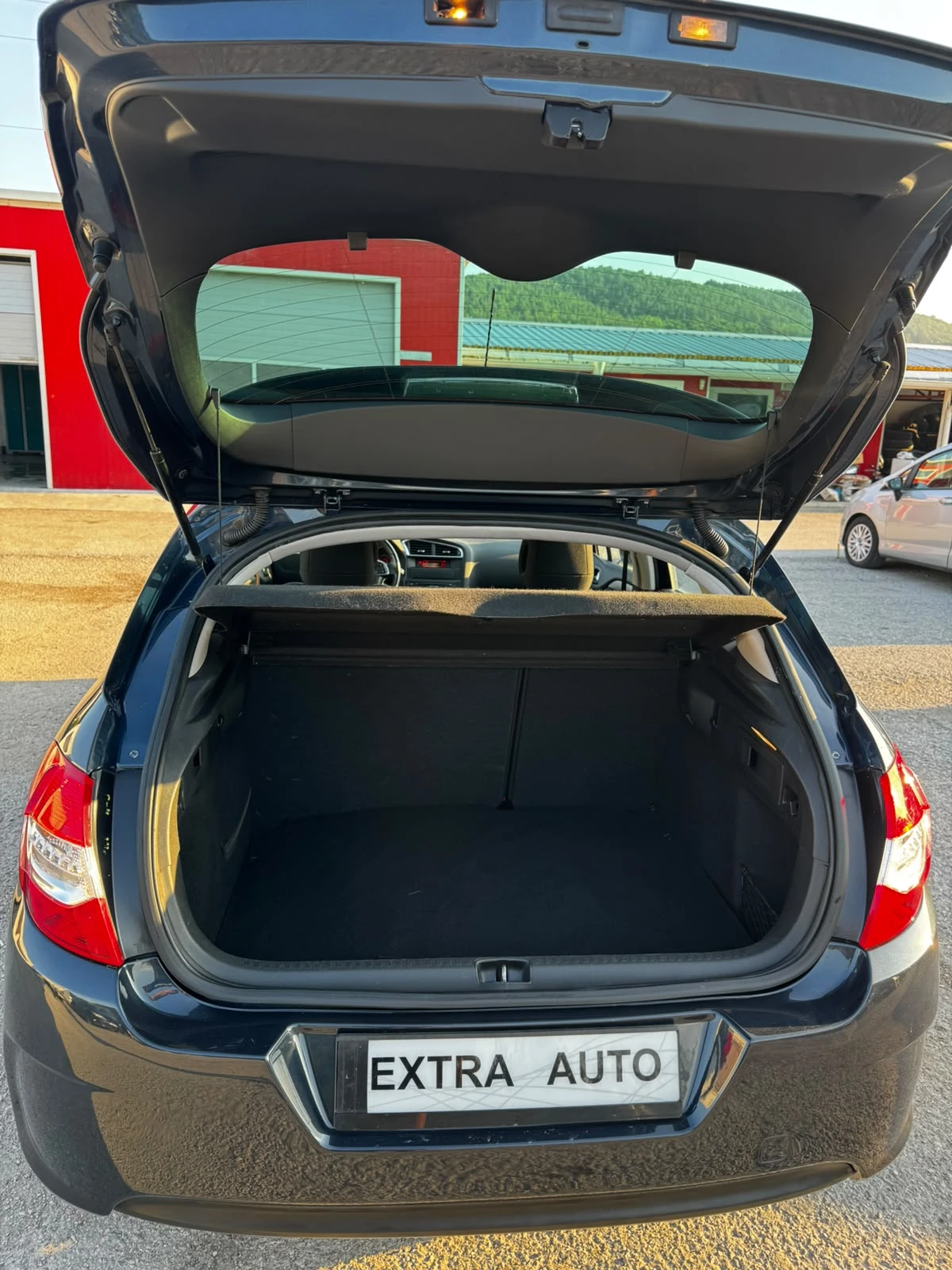 Citroen C4 1.4i, КЛИМАТРОНИК, МУЛТИВОЛАН, снимка 4 - Автомобили и джипове - 55411424