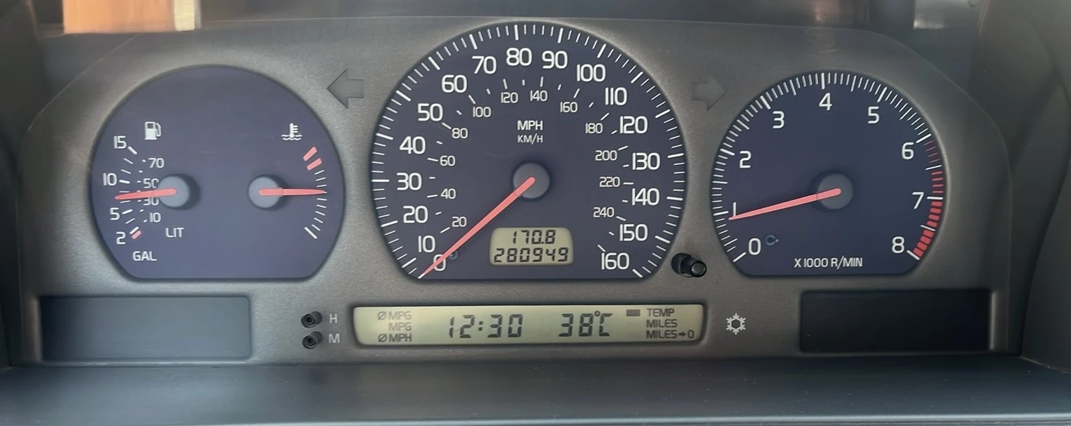 Volvo V70, снимка 12 - Автомобили и джипове - 55582391
