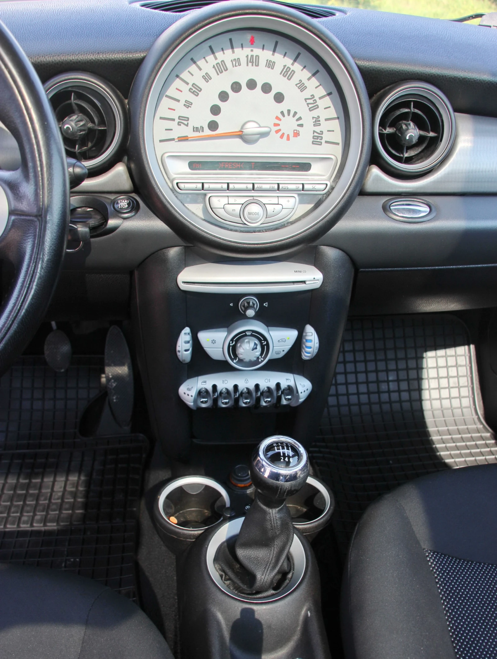 Mini Cooper 1.6D ПАНОРАМА ГЕРМАНИЯ , снимка 11 - Автомобили и джипове - 56427350